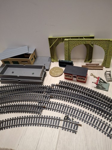 Hornby curved track pieces - curved,