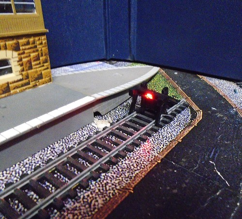 Hornby buffer stop with - buffer,